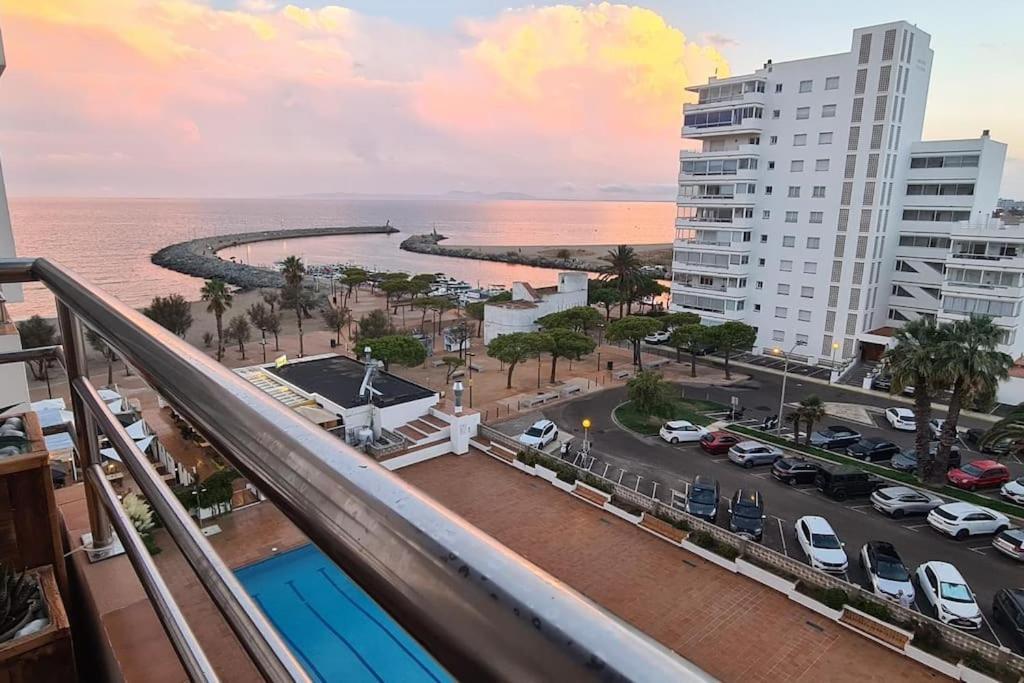 Sunsetmare Vacational Apartment โรเซส ภายนอก รูปภาพ