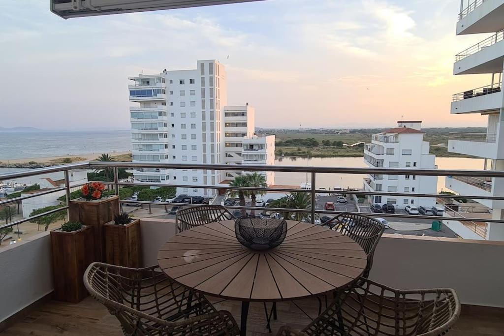 Sunsetmare Vacational Apartment โรเซส ภายนอก รูปภาพ