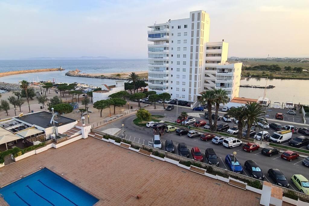 Sunsetmare Vacational Apartment โรเซส ภายนอก รูปภาพ