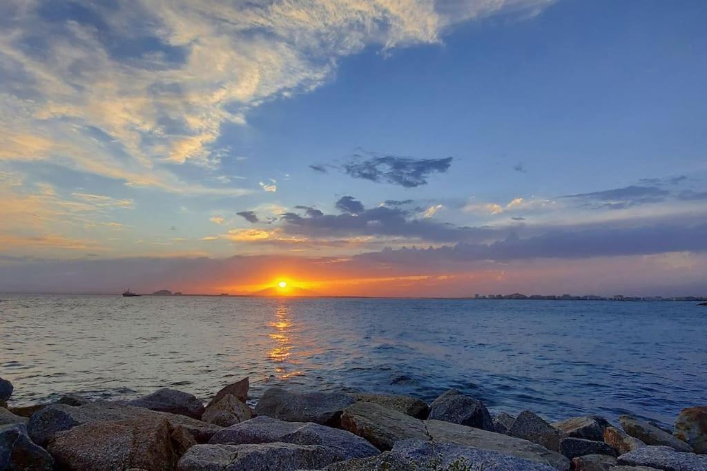 Sunsetmare Vacational Apartment โรเซส ภายนอก รูปภาพ