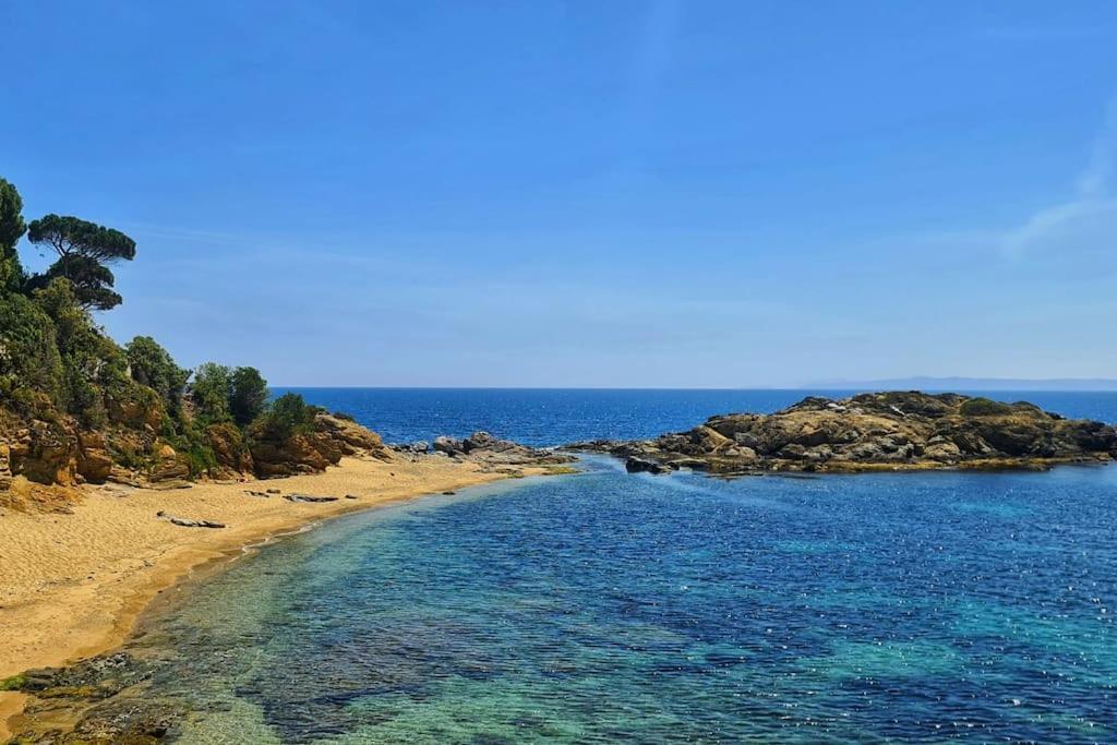 Sunsetmare Vacational Apartment โรเซส ภายนอก รูปภาพ